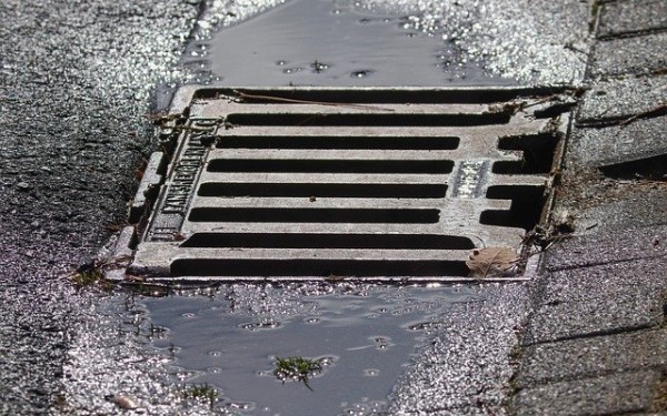 Wasserbetriebe prüfen Einleitung von Niederschagswasser in die Kanalisation